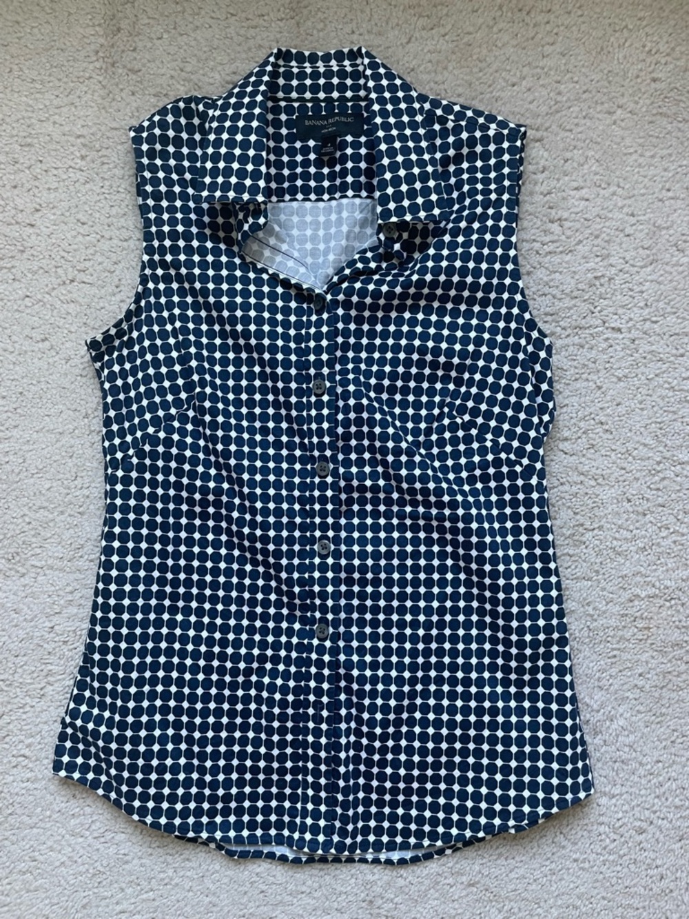 Banana Republic Tailored Sleeveless Work Shirt – US 4 - navy/white